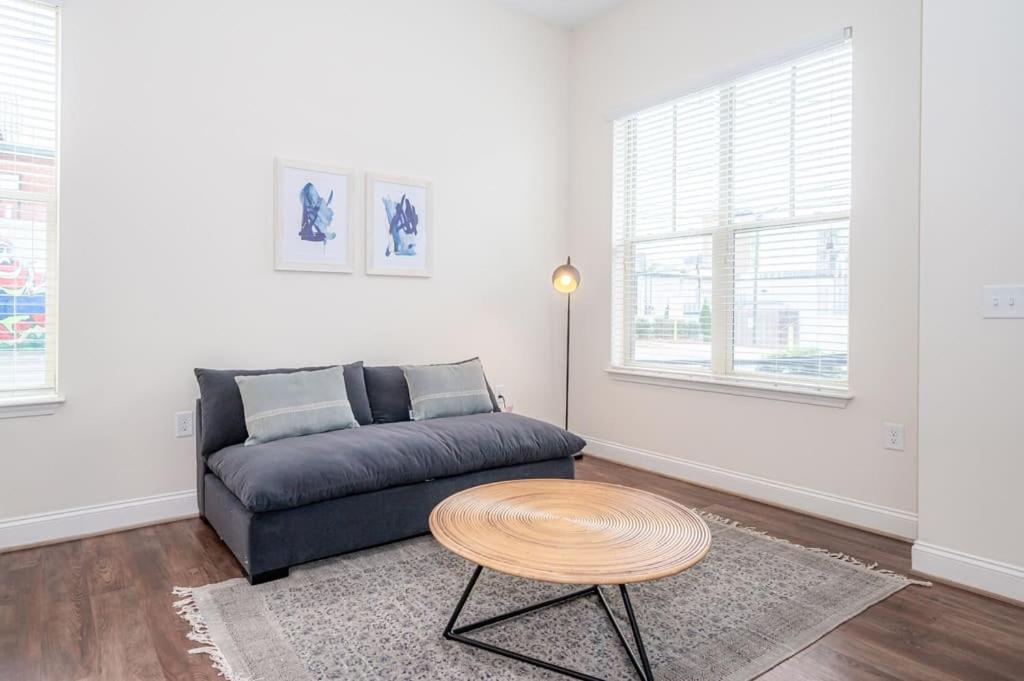 Laid Back 1Br W Comfy Living Room And Bar Charlotte Exterior foto